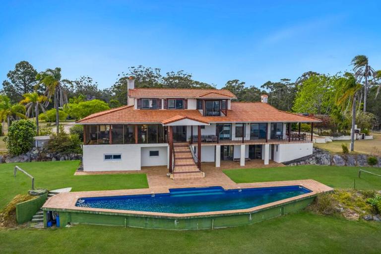 Casa Del Rio - LJHooker Yamba - B&B Ashby