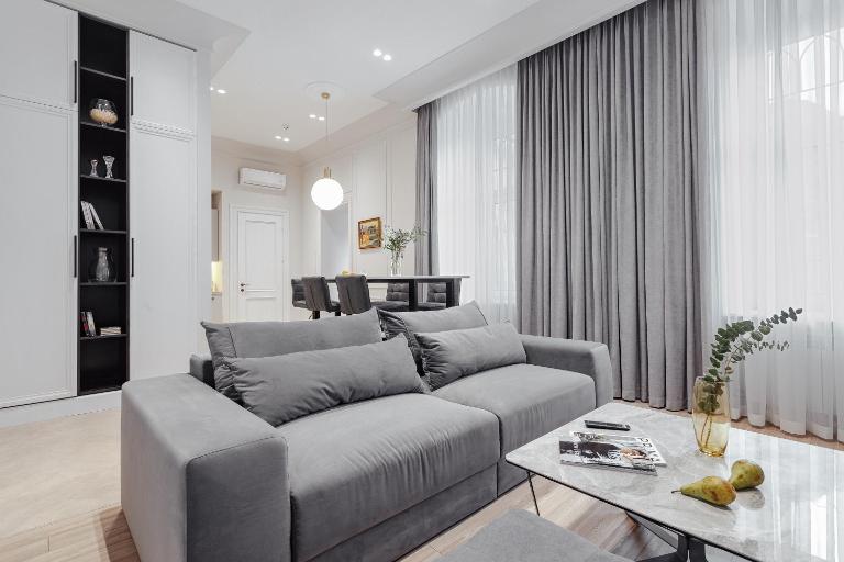 NEW! Luxury apartment in the CENTER of ODESSA overlooking Deribasovskaya str. LOW PRICE! - B&B Odessa