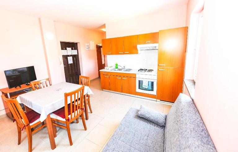 Apartment Anica - B&B Novalja