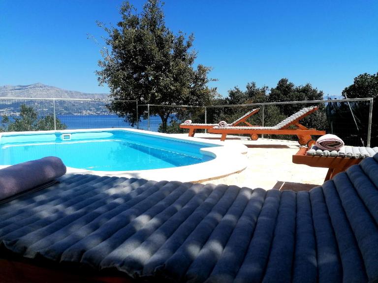 Secluded Holiday home HERITAGE - B&B Postira