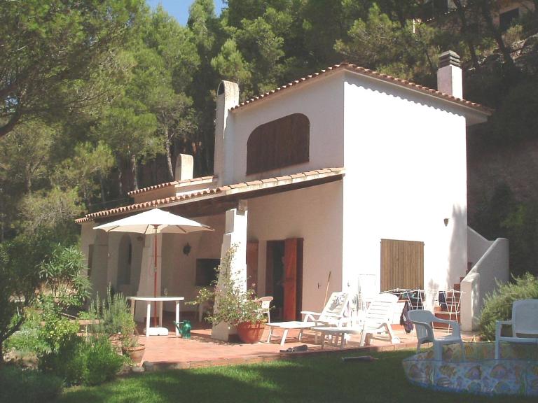 Beautiful detached air-conditioned villa close to sandy beach, shops and restaurants - Ferienwohnung Begur