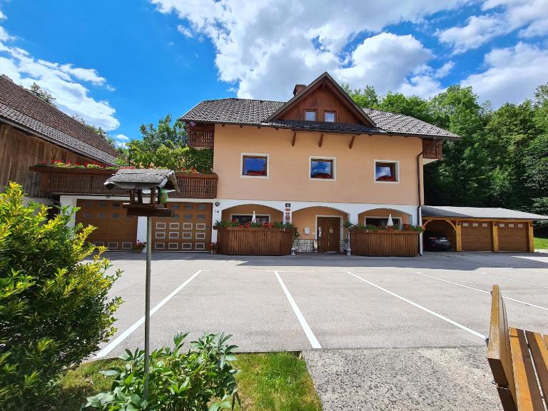 Apartmaji Mežan - B&B Bled