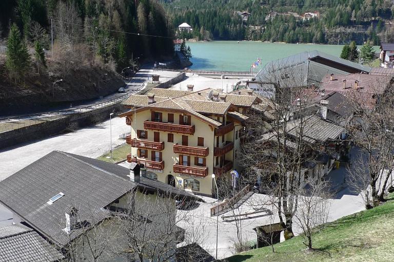 Casa NeveXenne & La Casa di Blek - B&B Alleghe
