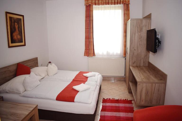 Varga Apartmanház - B&B Zalakaros