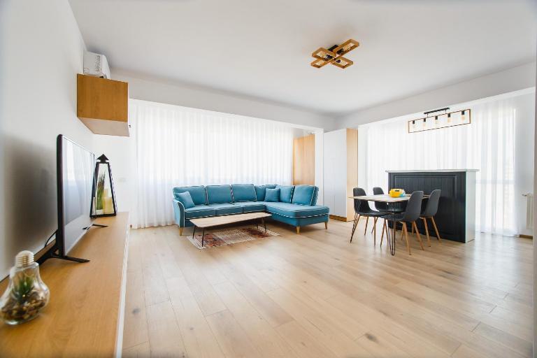 Panorama Views - Spacious Central Apartment - Ferienwohnung Großwardein