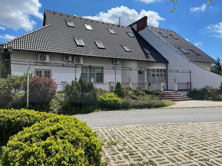 Szőlőfürt Fogadó - B&B Kecskemét