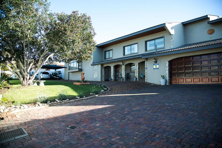 Place des Amoureux - No loadshedding - B&B Plettenberg Bay