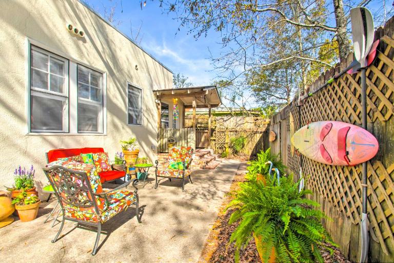 Colorful Pensacola Oasis: 1 Block to Bayview Park! - B&B Pensacola