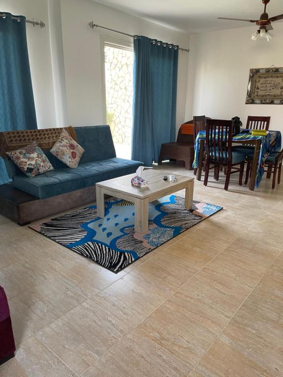 شاليه أرضي بجنينه في مارينا وادي دجله العين السخنه Three Bedroom Chalet with Garden In Marina Wadi Degla Ain El Sokhna - For Families Only - B&B Al ‘Ayn as Sukhnah
