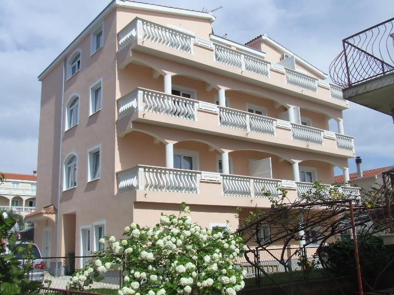Rooms and Apartments Ana - Ferienwohnung Zadar