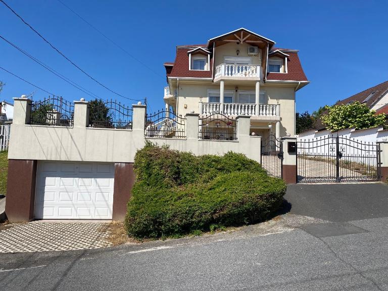 Arany Apartmanház Zalagyöngye - B&B Zalakaros