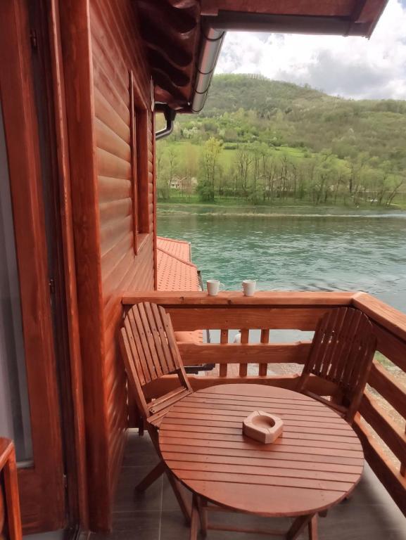 Apartmani ODMOR NA DRINI - Ferienwohnung Opština Ljubovija