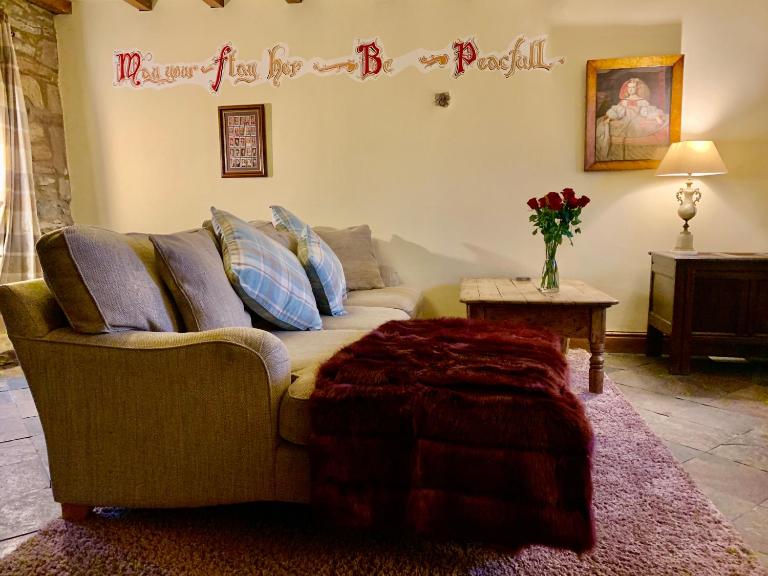 Derbyshire Cottage for 4, 1 hour per day private pool use - Bed and Breakfast Stanton in Peak