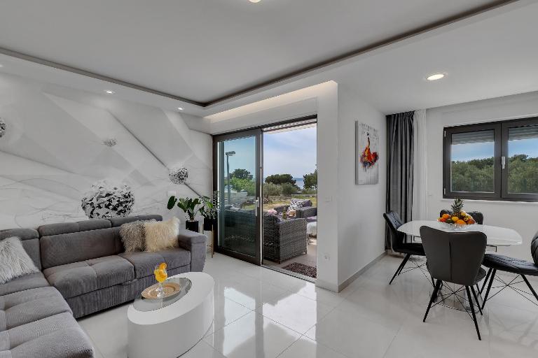 Luxury Promajna Beach Apartment - B&B Promajna