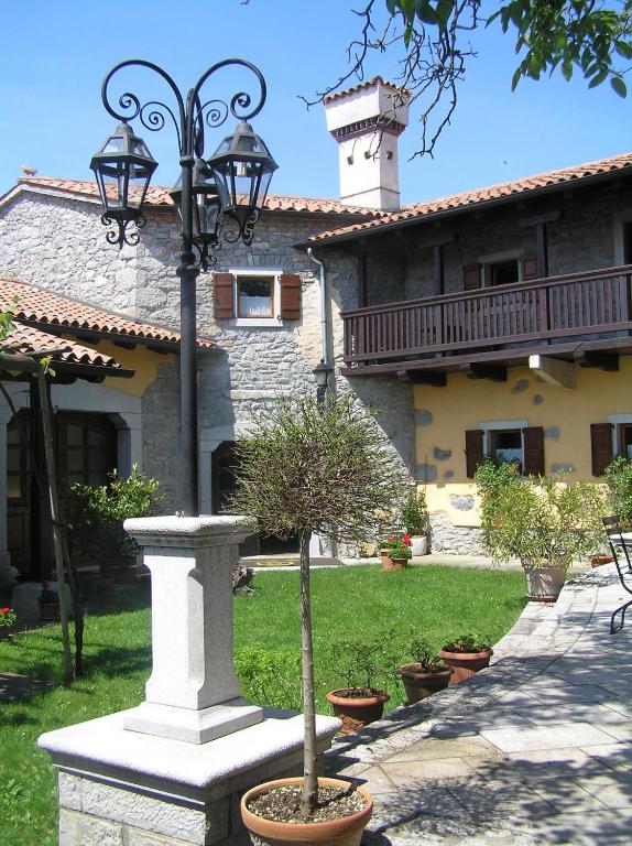 Guesthouse Domacija Sajna - B&B Sežana