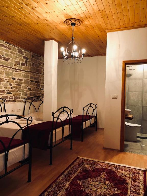 Stone House Obelisk - Bed and Breakfast Gjirokastër