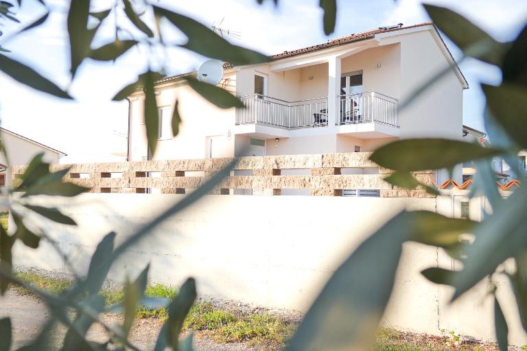 KARBONACA APARTMENTS - B&B Fažana
