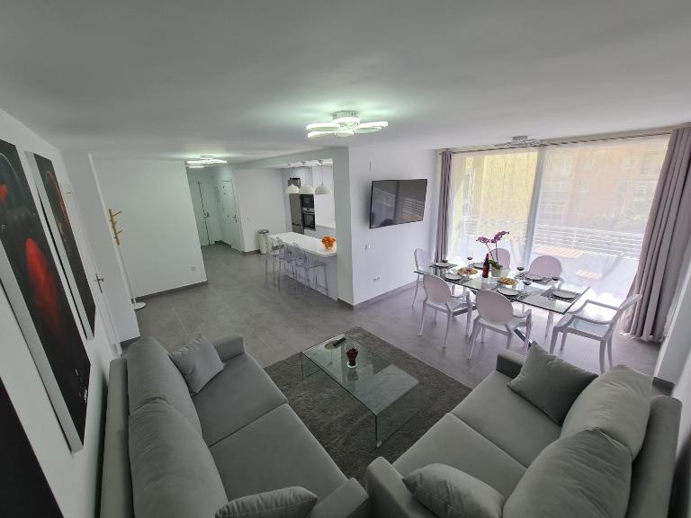 Modern 3 Bedroom Luxury Apartment in Torremolinos - Ferienwohnung Torremolinos