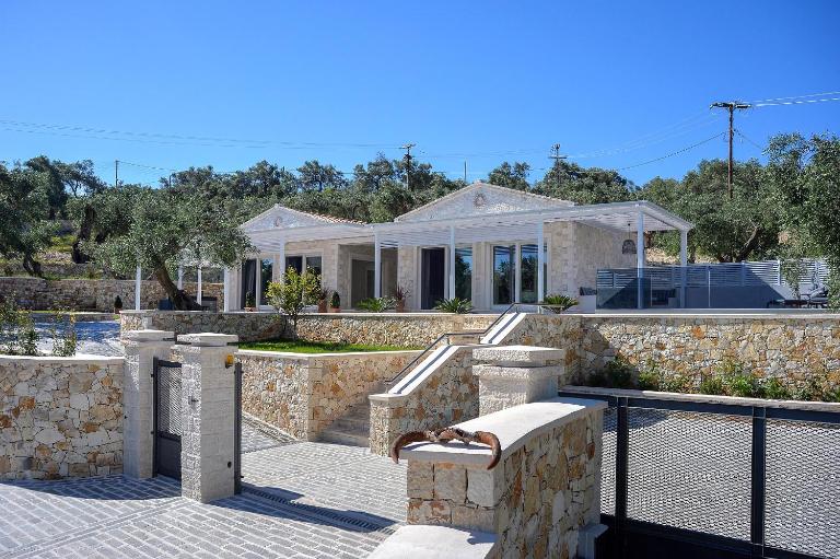Paxos Luxury Living Junior Suites - Chambres d'hôtes Gáïos