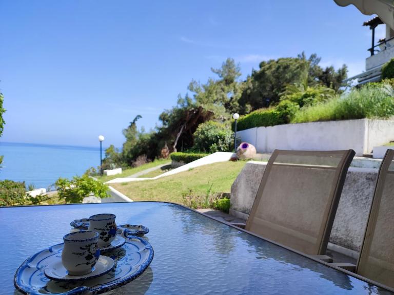 Beach House Emme - B&B Palaio Tsifliki
