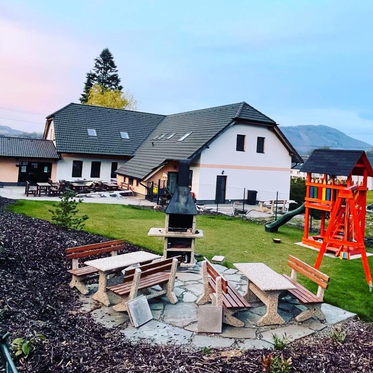 Hospůdka a Ubytování U Mitucha - Ferienwohnung Senftleben