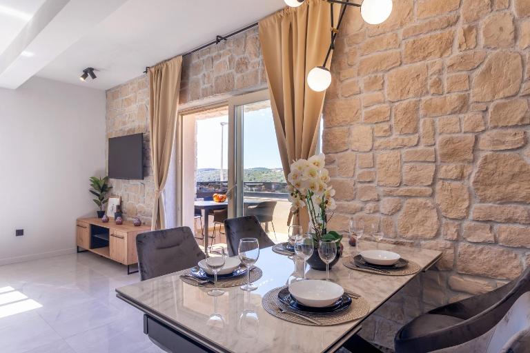 TEONA Luxury Apartment with jacuzzi and terrace sea view - Ferienwohnung Sali