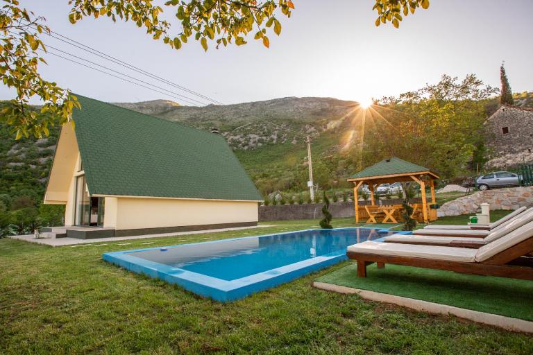 Cozy House Ostrog - B&B Nikšić