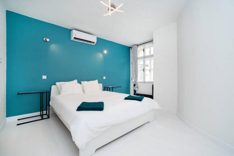 Old Town 1 Bedroom Oasis with AC and Double Shower - Ferienwohnung Prag