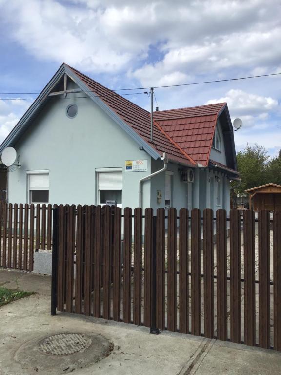 4 Lurkó Apartman Új - Ferienwohnung Hajduszoboszlo