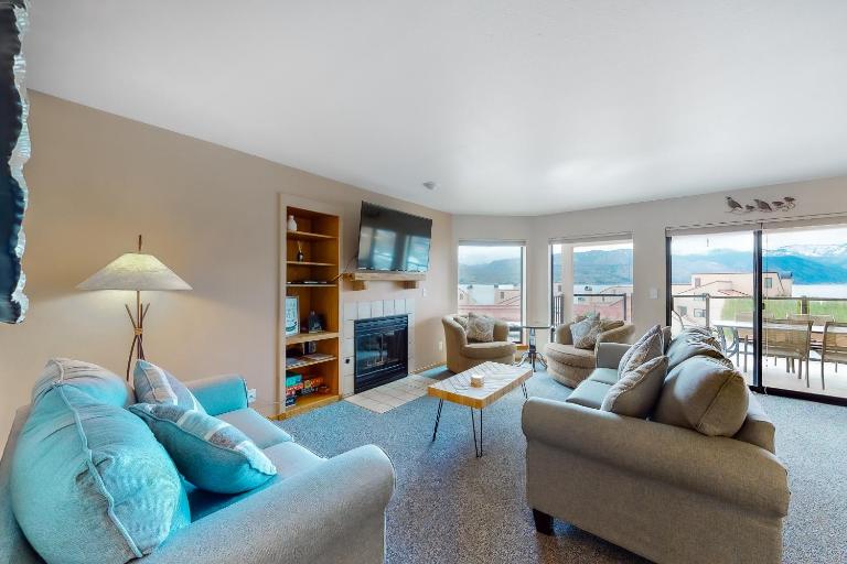 Lake Chelan Shores Shore Serenity 19-3 - B&B Chelan