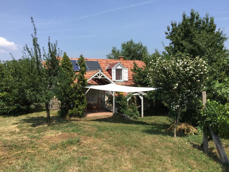 Csobánc Szerelem-Nemzeti Park-Önalló Ház - klimatizált - B&B Gyulakeszi