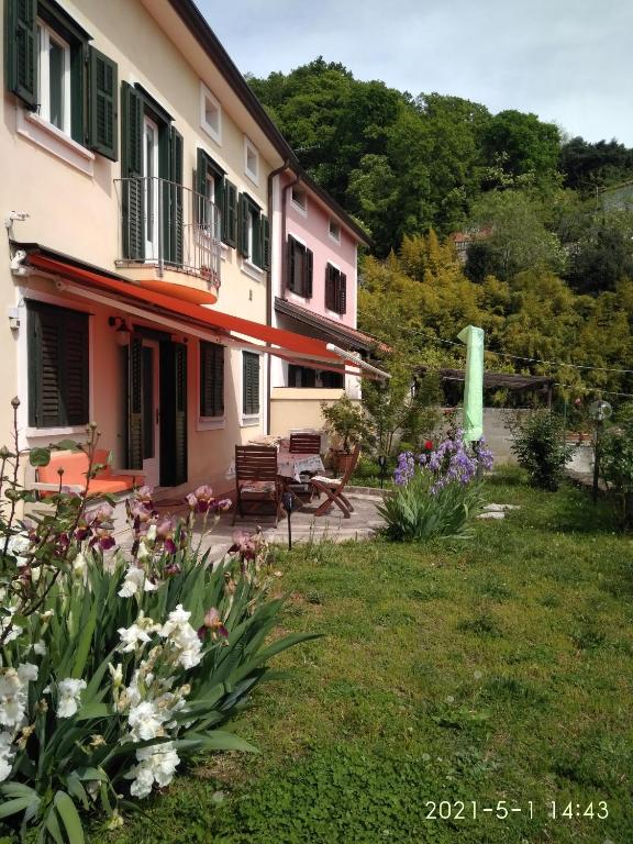 Alle rose barcolane - B&B Trieste