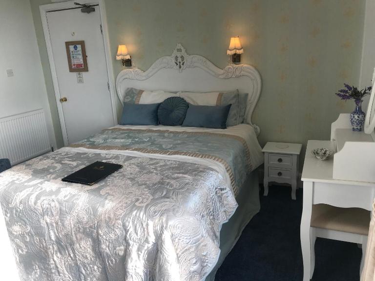 Norman Guest House with Free Parking - B&B Whitby