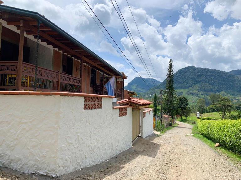 Apartamento cerca a cascada del Amor,Wifi - Bed and Breakfast Jardín