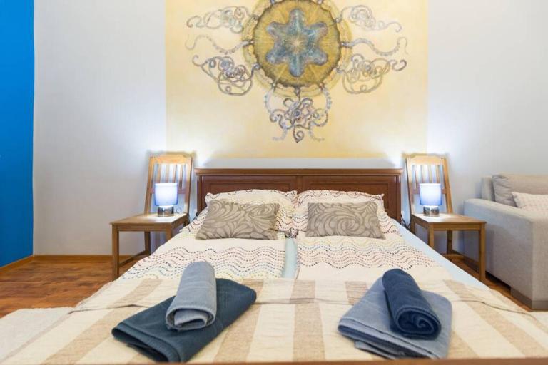 The quiet blue home in the city center! - Ferienwohnung Krakau