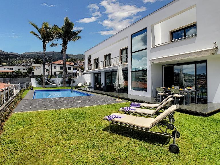 The White House - By LovelyStay - Ferienwohnung Funchal
