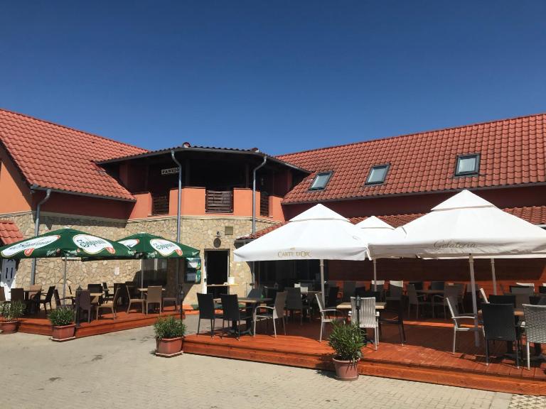 Hegylánc Fogadó - B&B Sótony