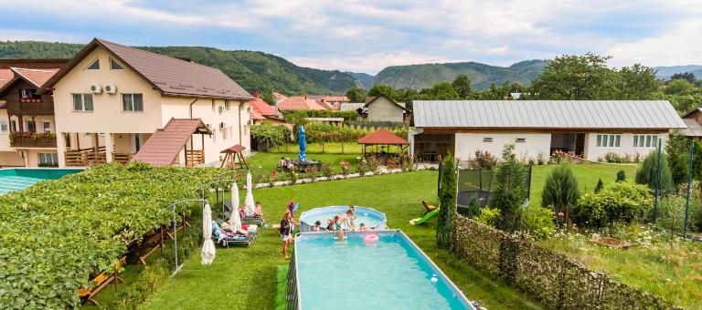 Pensiunea XINELA - Ferienwohnung Baia de Fier
