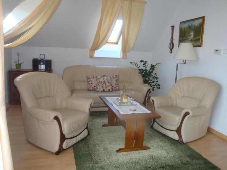 HOLIV Apartman - Bed and Breakfast Hévíz