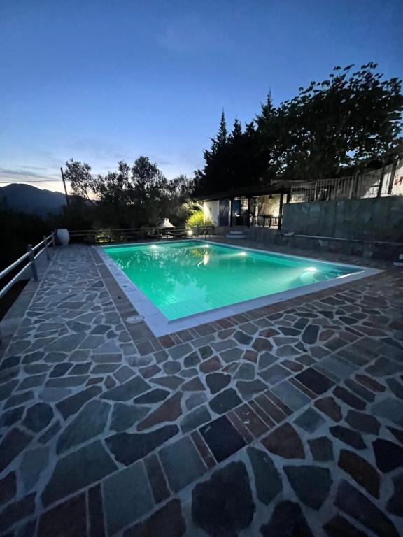 Villa Maroudia - B&B Kými