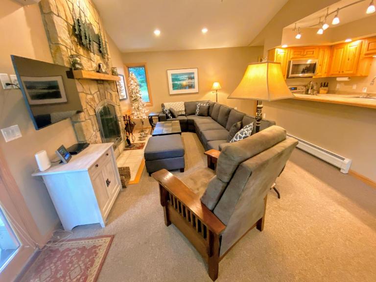 O6 Newly renovated with high class upgrades Great ski access boot warmer ski rack yard AC - Ferienwohnung Carroll