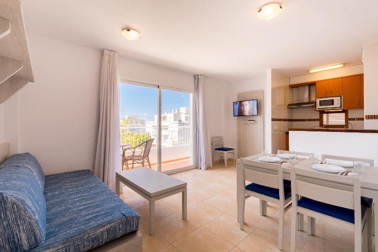 Avenida - MC Apartments Ibiza - Bed and Breakfast Ibiza-stad