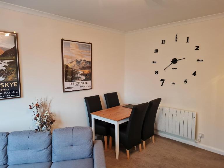 Modern Spacious Central Apartment - B&B Portree