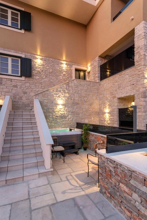 TEONA Luxury Studio Apartment with jacuzzi and terrace sea view - B&B Sali