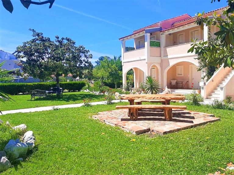 Relax Studios Corfu - Bed and Breakfast Róda