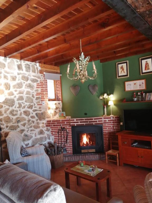 El Mirador del Gato I y II - B&B Mesegar de Corneja