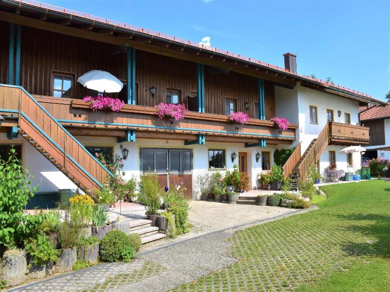 Ferienhof Schauer - Bed and Breakfast Bad Endorf