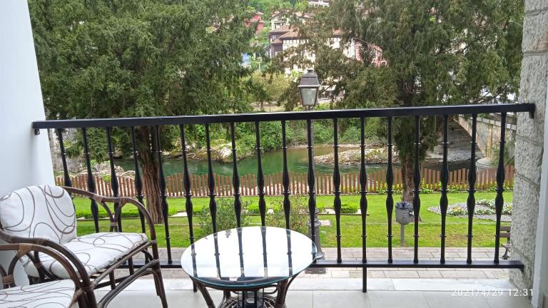 Apartamento con terraza al Puente Romano - B&B Cangas de Onis