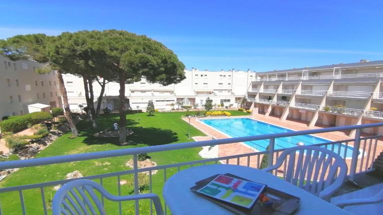 Apartamento Laia con piscina y a pasos de la playa by Vacay L'Escala - B&B l'Escala