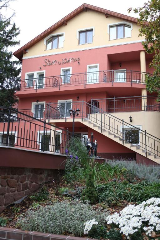Stan és Panzió - B&B Balatonalmádi